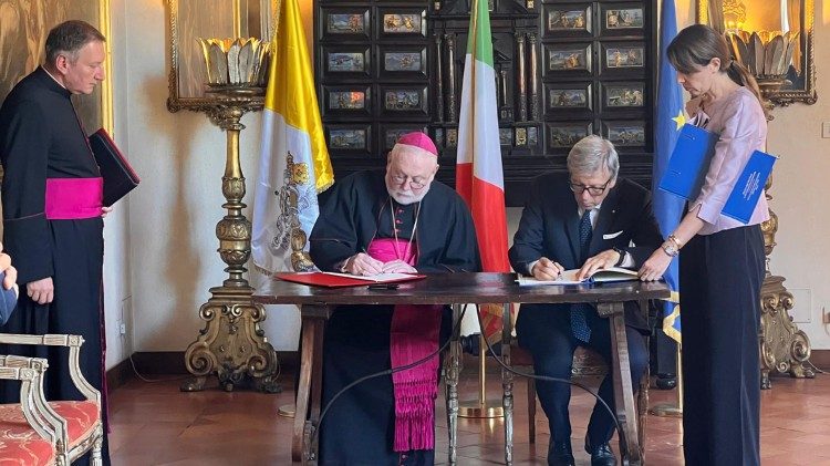 Vatican và Ý hợp tác xây trang trại  quang năng
